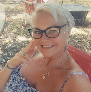 Meet your Posher, Hayley